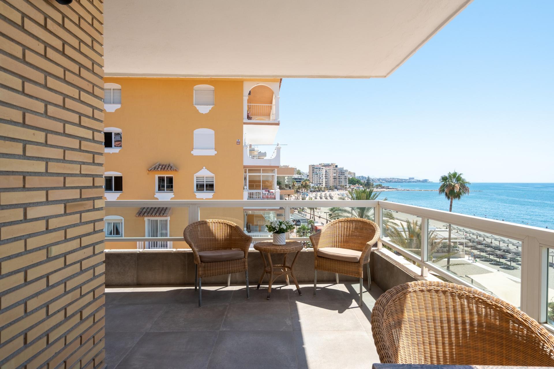 Pracht appartement 1e lijn strand Fuengirola.